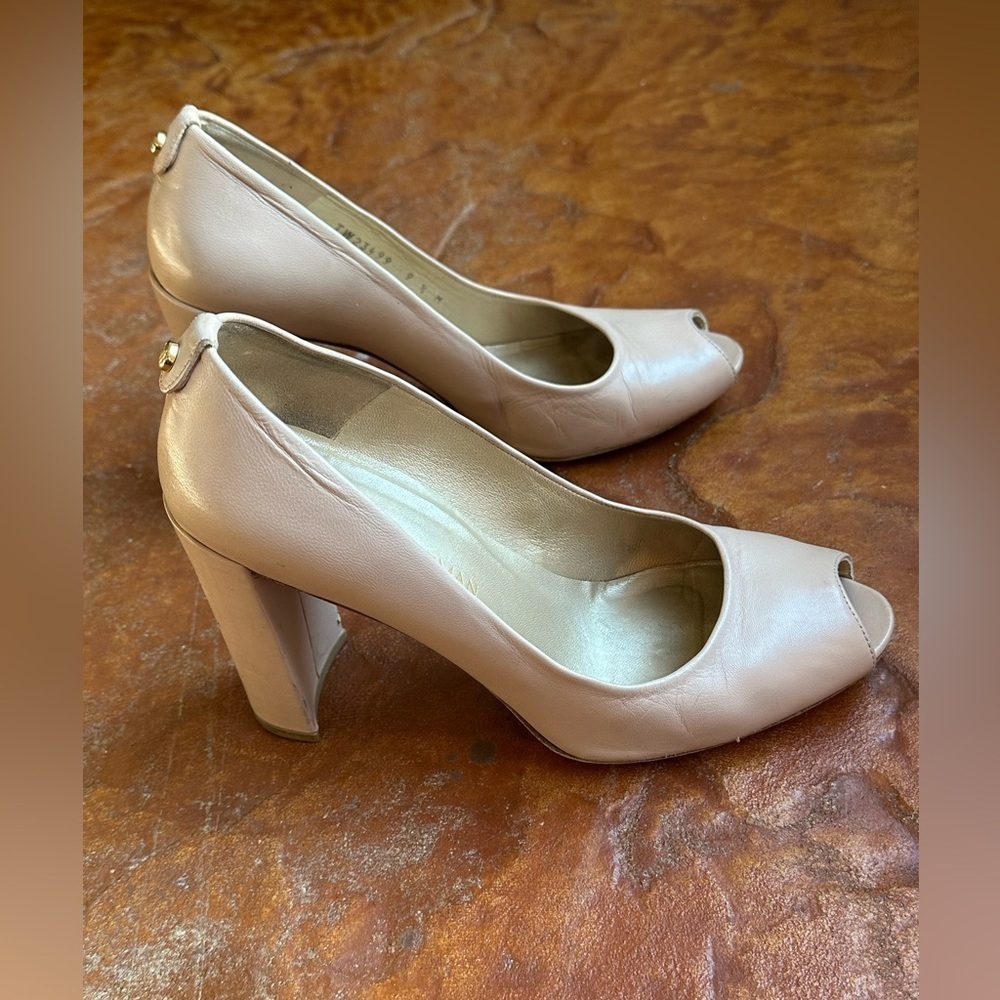 Stuart Weitzman Beige 100% Leather Sophisticated Peep-Toe Block Heels Sz 9.5 M